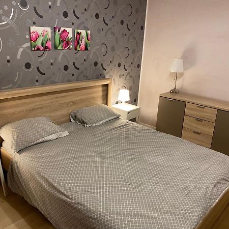Apartmán Igi Red Flat With Free Private Parking Kluž Exteriér fotografie