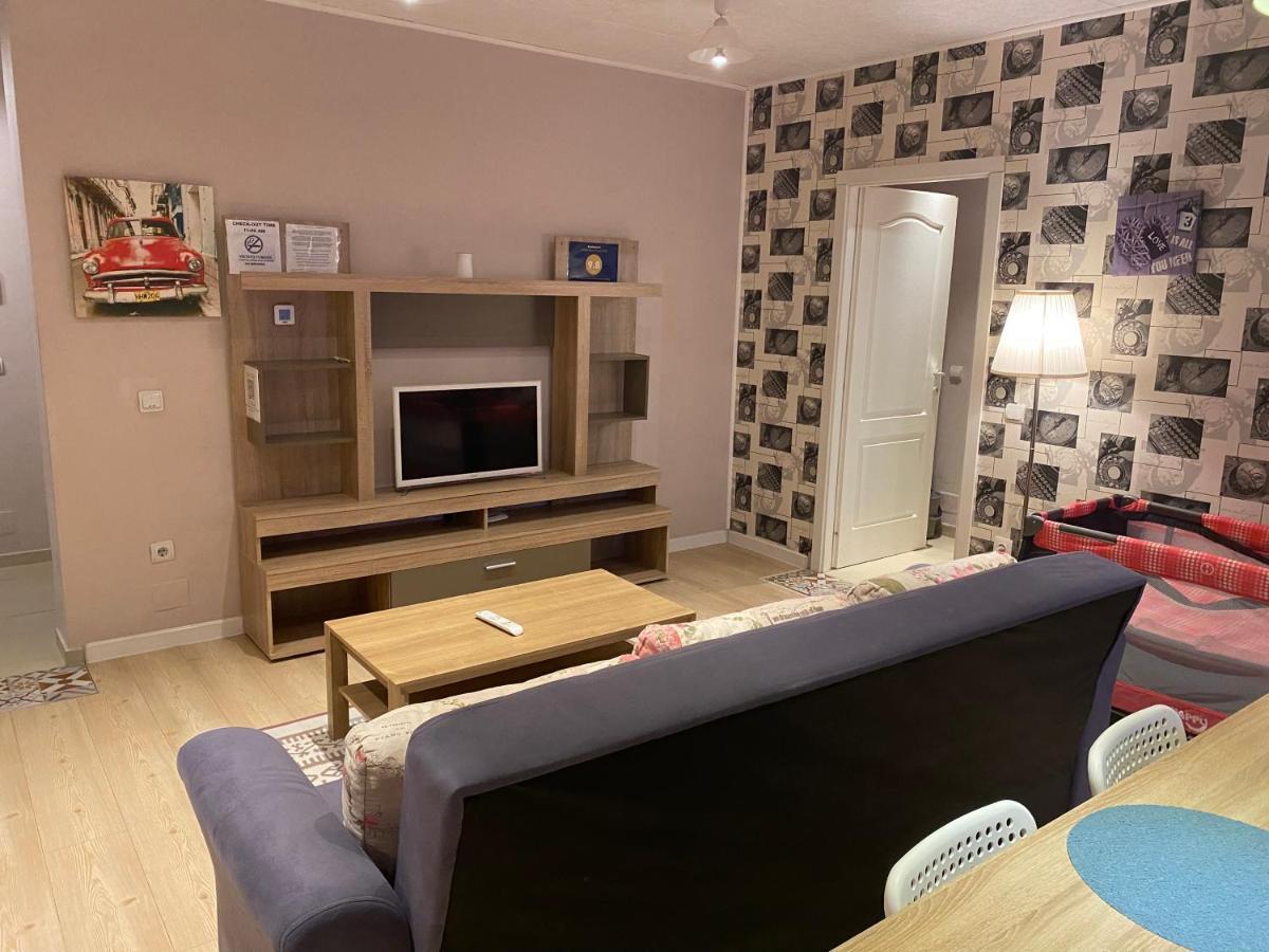 Apartmán Igi Red Flat With Free Private Parking Kluž Exteriér fotografie