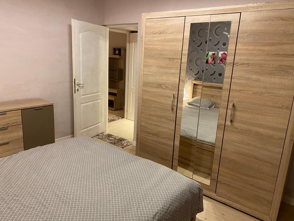 Apartmán Igi Red Flat With Free Private Parking Kluž Exteriér fotografie